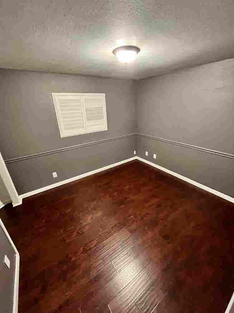 Roomie Wanted!!