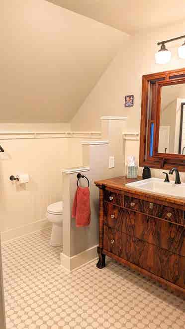 Furnished suite w private bath