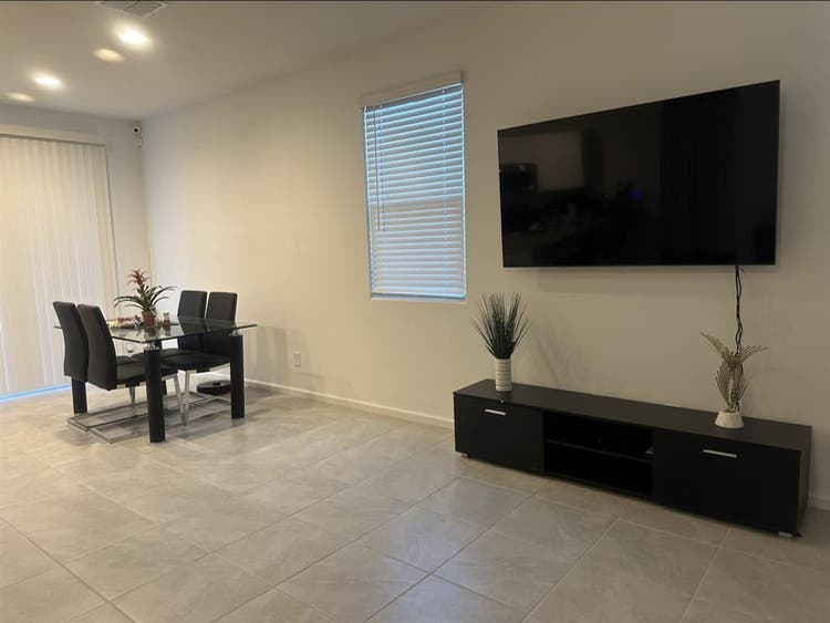 Room for rent in Phoenix/ Avondale