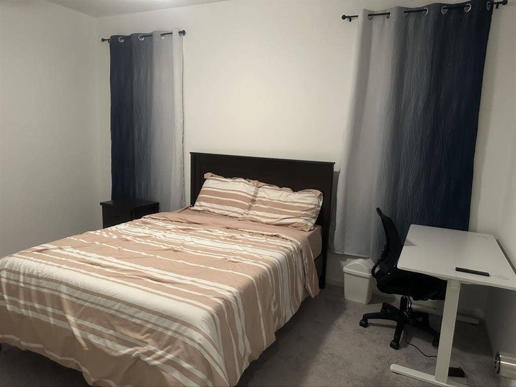 Room for rent in Phoenix/ Avondale