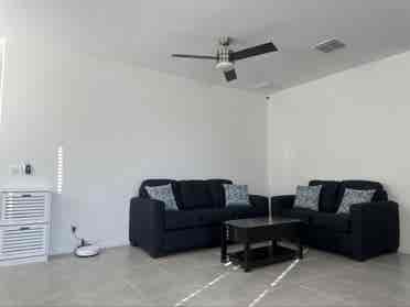 Room for rent in Phoenix/ Avondale