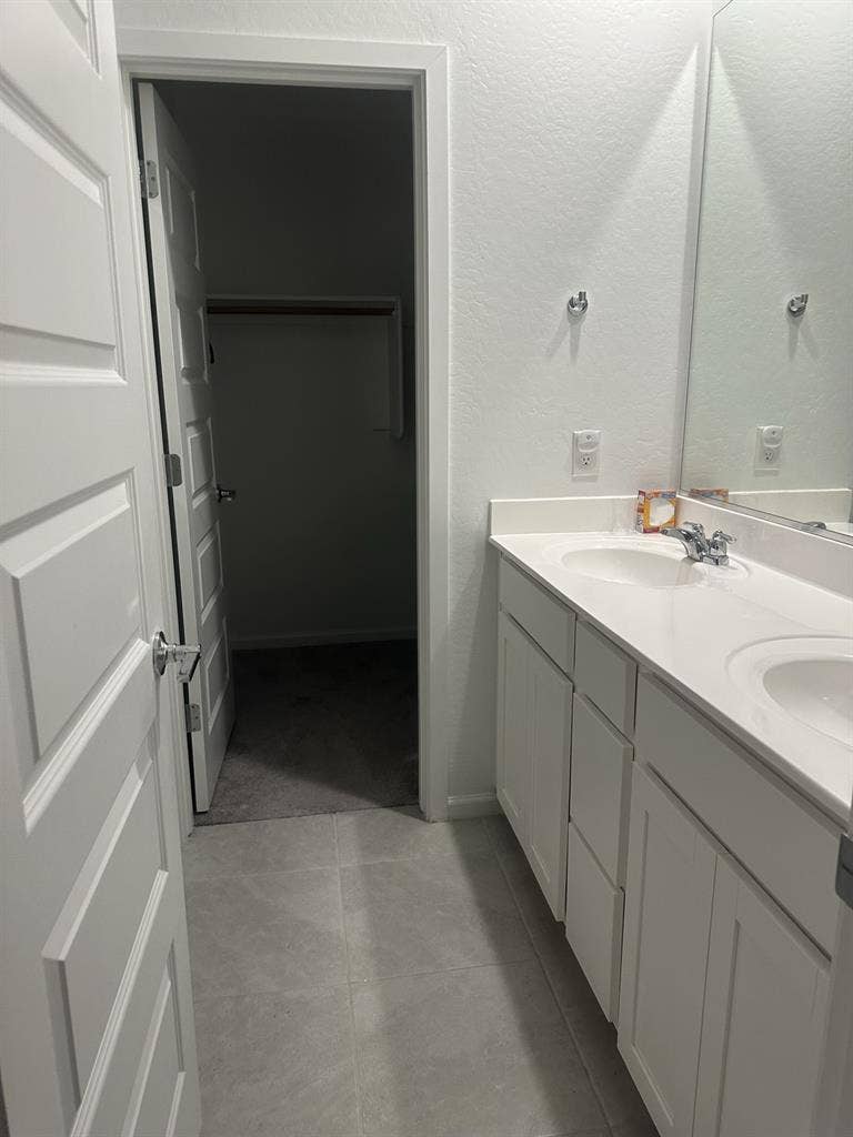 Room for rent in Phoenix/ Avondale
