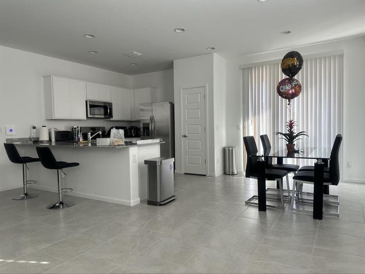 Room for rent in Phoenix/ Avondale