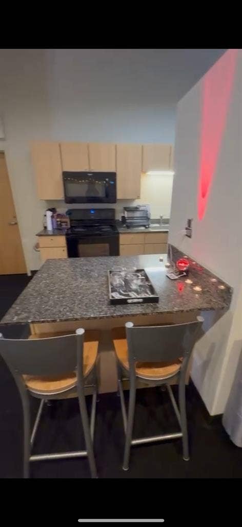 Sublease a room!($ discounted!)