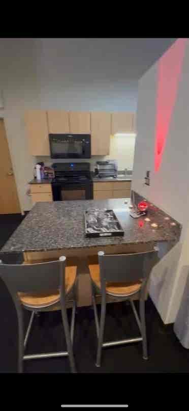 Sublease a room!($ discounted!)