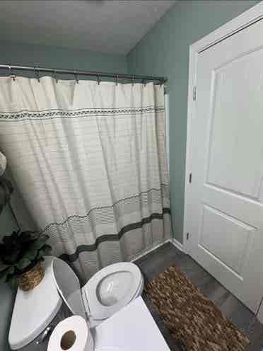 1 private room / 1 private bathroom