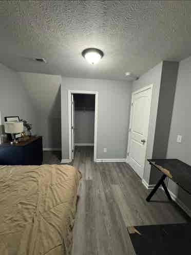 1 private room / 1 private bathroom