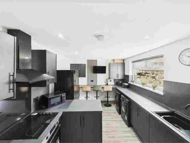 🏡 Refurbished 5 bed House Share