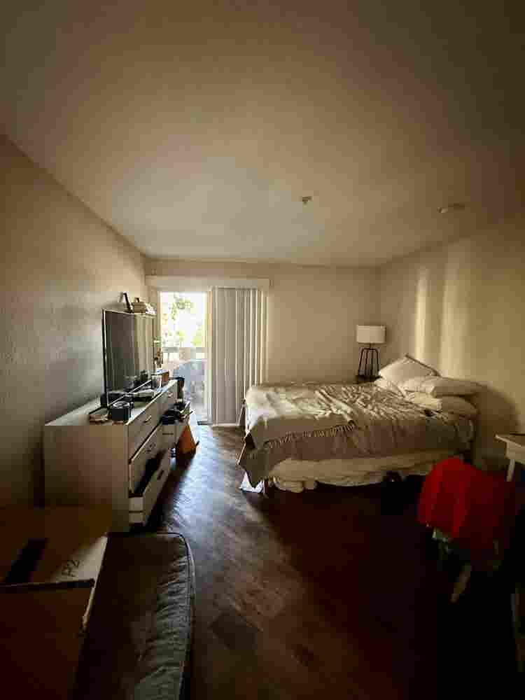 Spacious Bedroom with in-Suite Bath