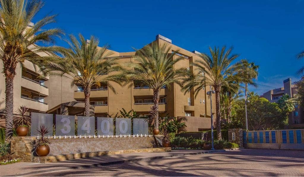 Looking for a roommate!