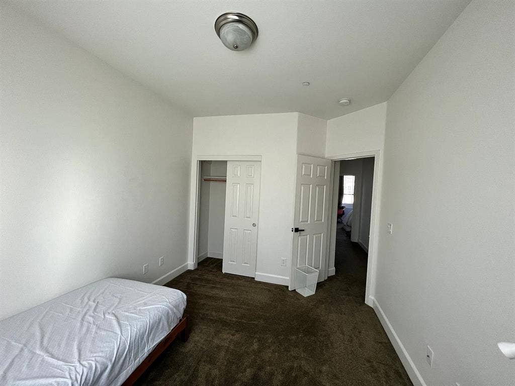 ROOMS FOR RENT (near Hayward Bart)