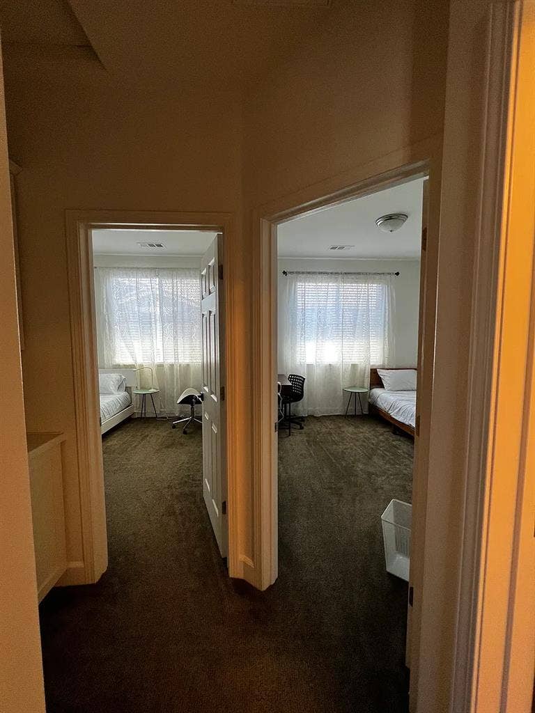 ROOMS FOR RENT (near Hayward Bart)