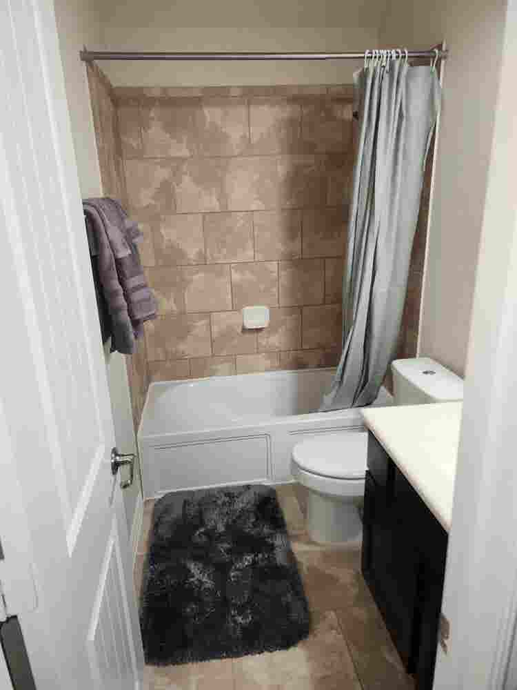 Rooms (Master w/ Private Bathroom)