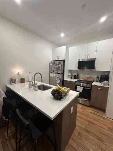 Roommate needed !
