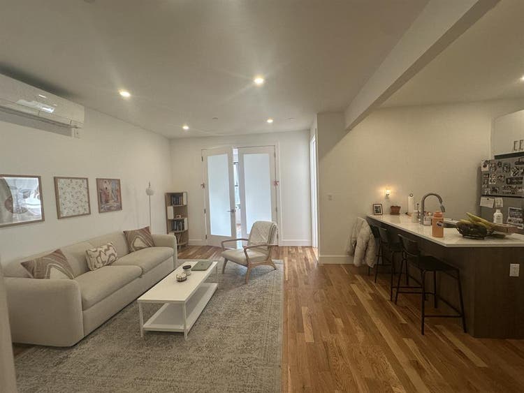 Roommate needed !