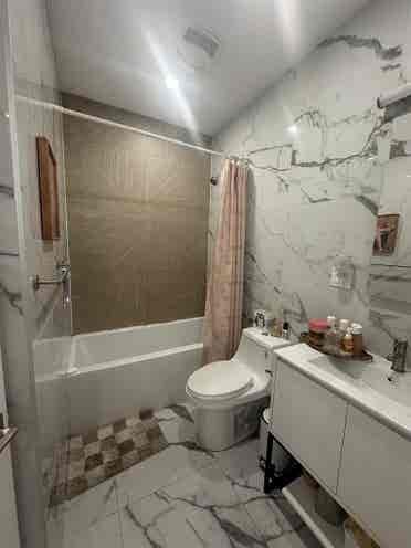 Roommate needed !