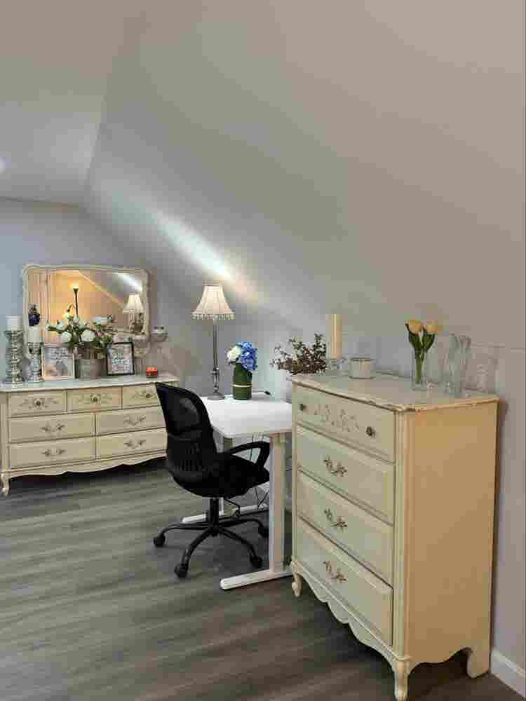UMASS LOWELL ROOM FOR RENT!!