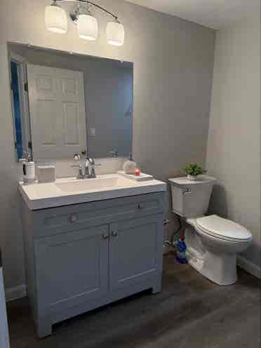UMASS LOWELL ROOM FOR RENT!!