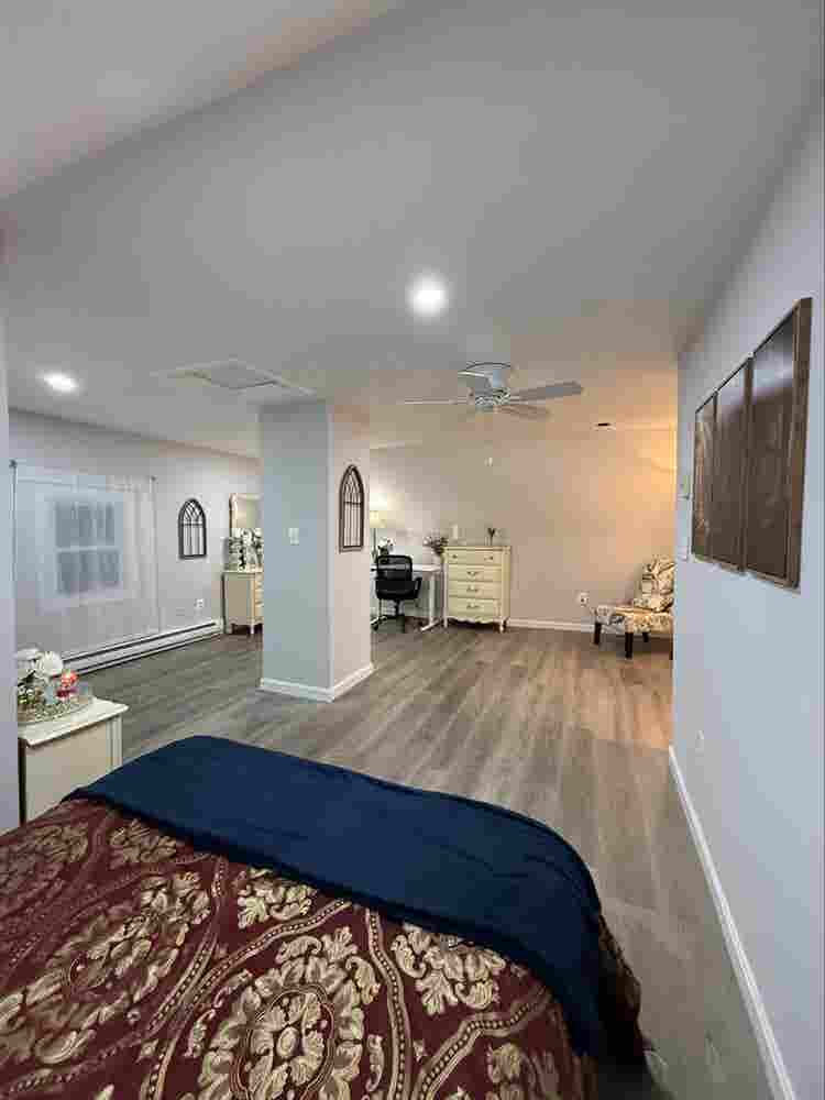UMASS LOWELL ROOM FOR RENT!!