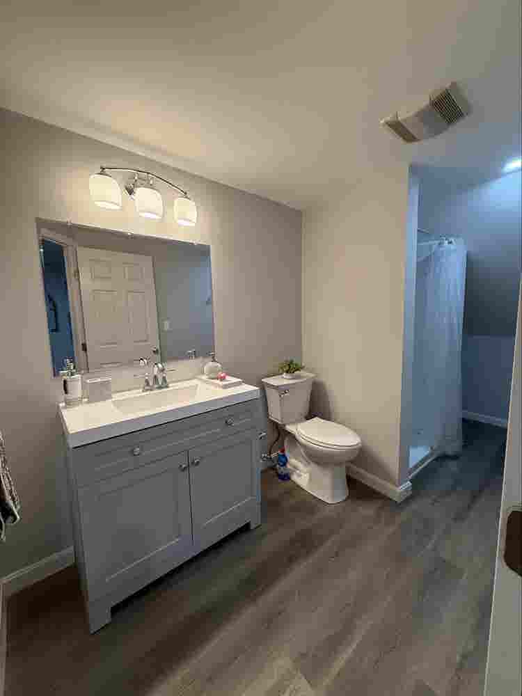 UMASS LOWELL ROOM FOR RENT!!