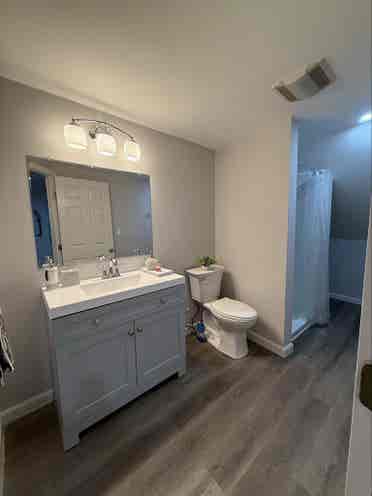 UMASS LOWELL ROOM FOR RENT!!