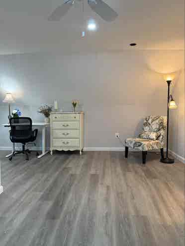 UMASS LOWELL ROOM FOR RENT!!