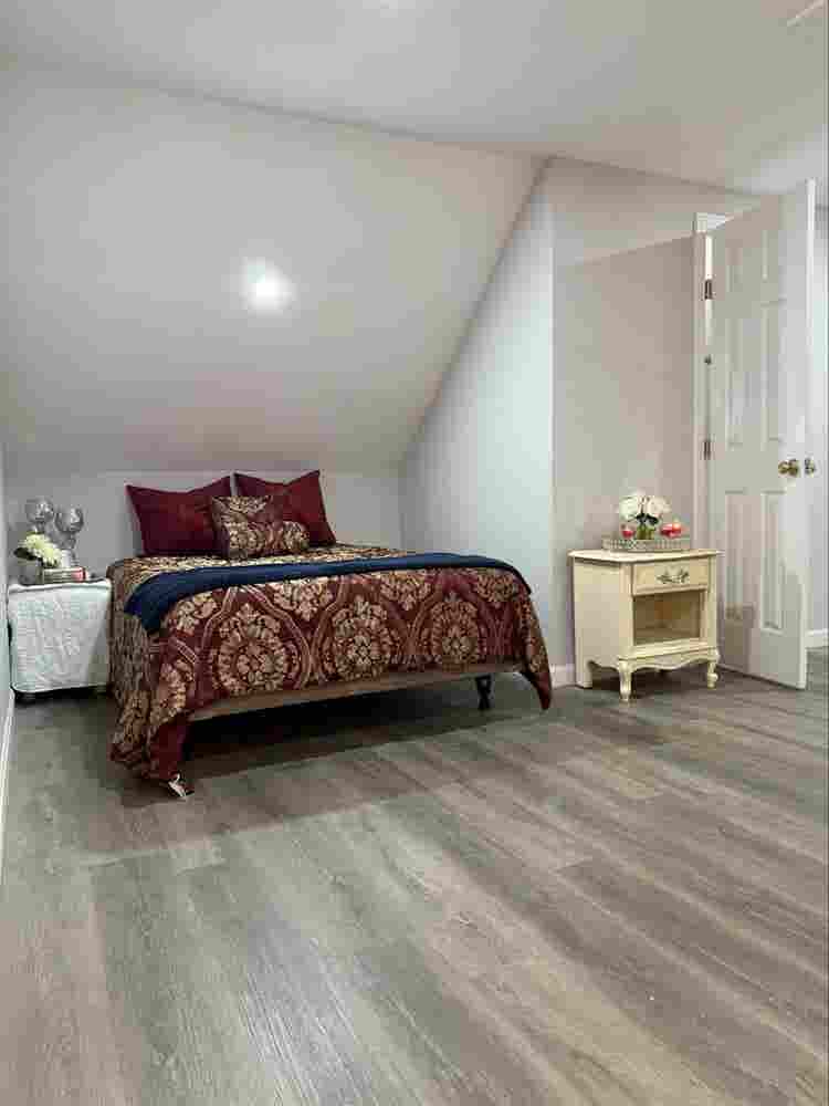 UMASS LOWELL ROOM FOR RENT!!