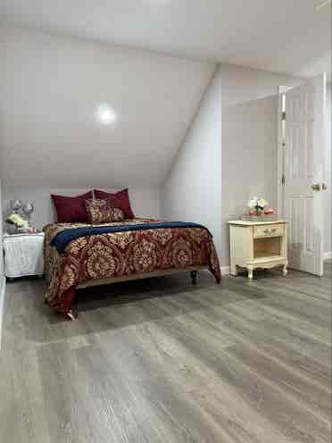UMASS LOWELL ROOM FOR RENT!!