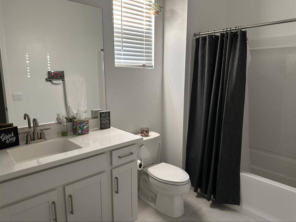 Room for rent - Surprise, Az