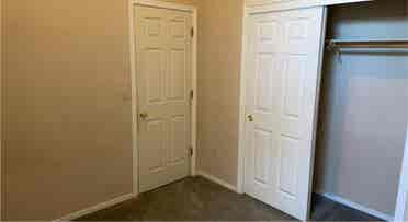 Looking for female roommate
