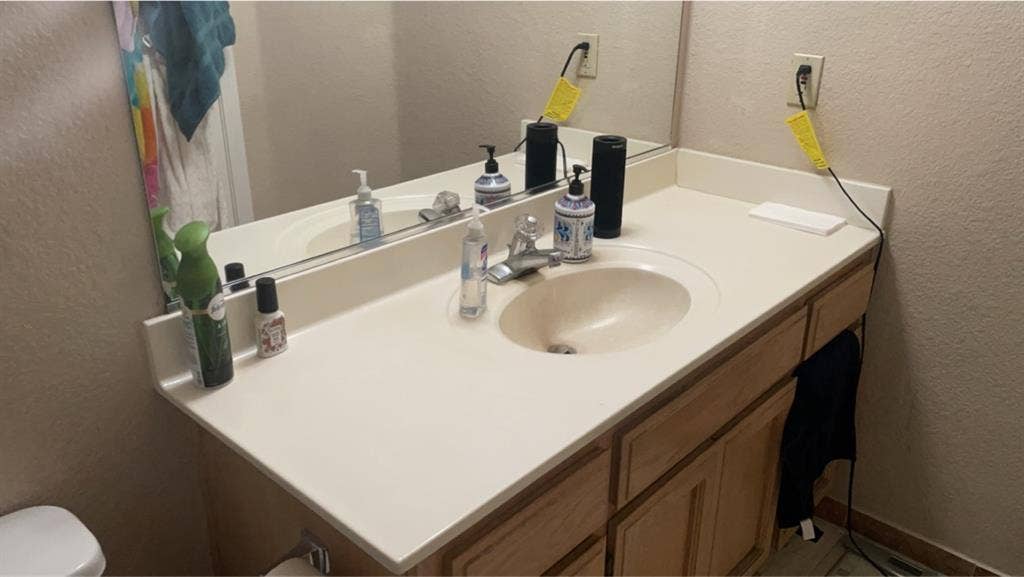 Looking for female roommate