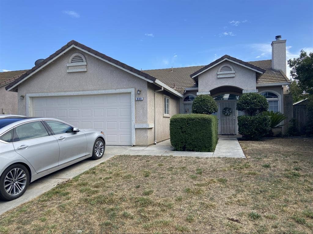 Looking for female roommate