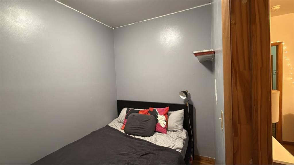 Room available ASAP in Greenpoint