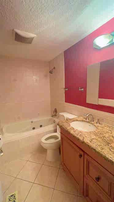 Room for rent on sharing