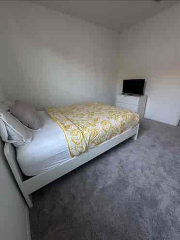 Beautiful Room For Rent all include