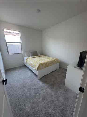 Beautiful Room For Rent all include