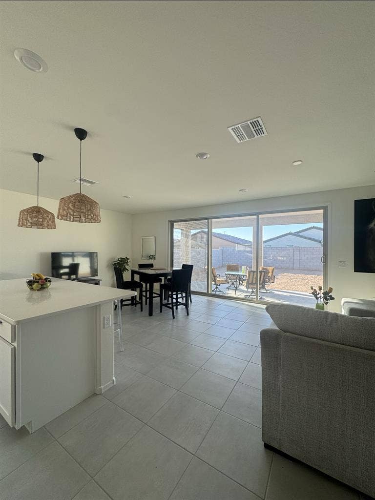 Beautiful Room For Rent all include