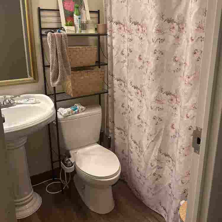 Looking for Roommate