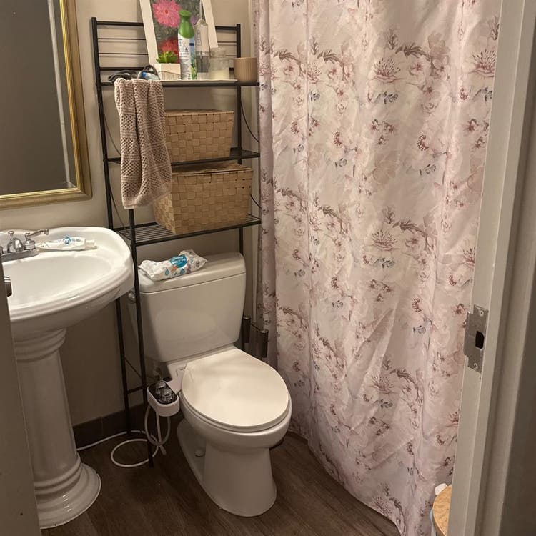 Looking for Roommate