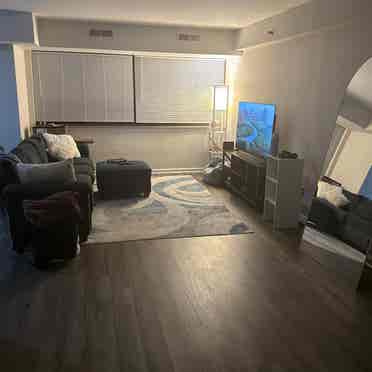 Looking for Roommate
