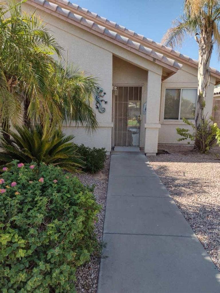 Master bedroom for rent