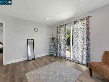 Spacious private room for rentt