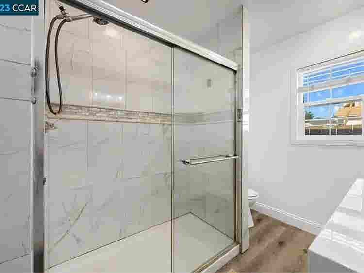 Spacious private room for rentt