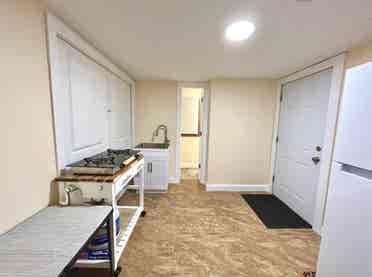 Studio w Private Bath in TownCenter