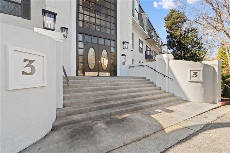 1 Private Bedroom in a 2 Bed Apt
