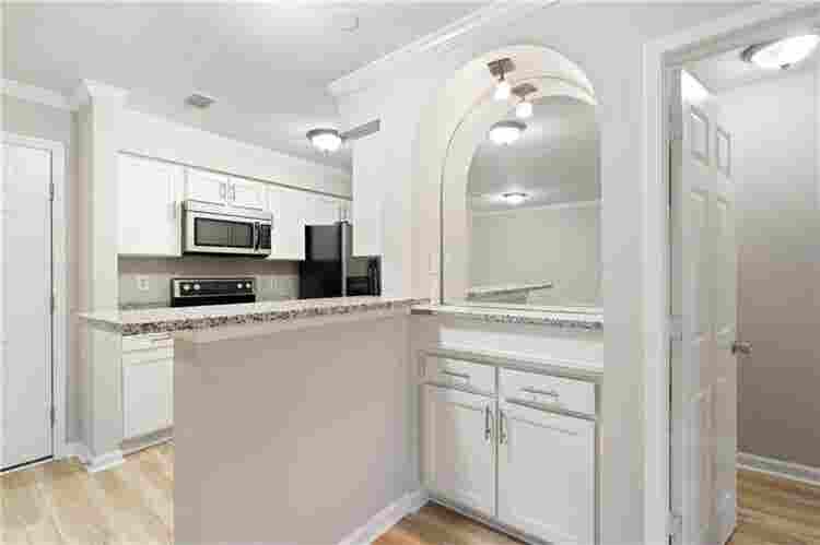 1 Private Bedroom in a 2 Bed Apt