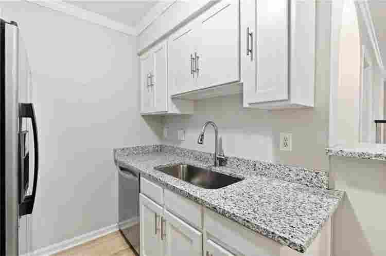 1 Private Bedroom in a 2 Bed Apt