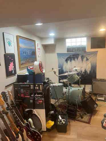 Looking for roommate!