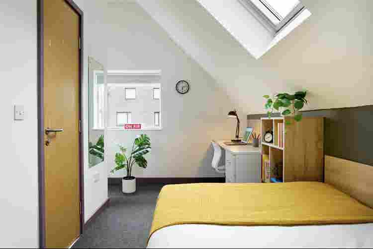 Westwood Ensuite Near Warwick £