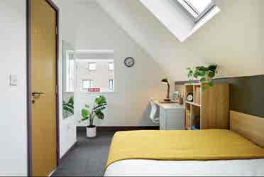 Westwood Ensuite Near Warwick £